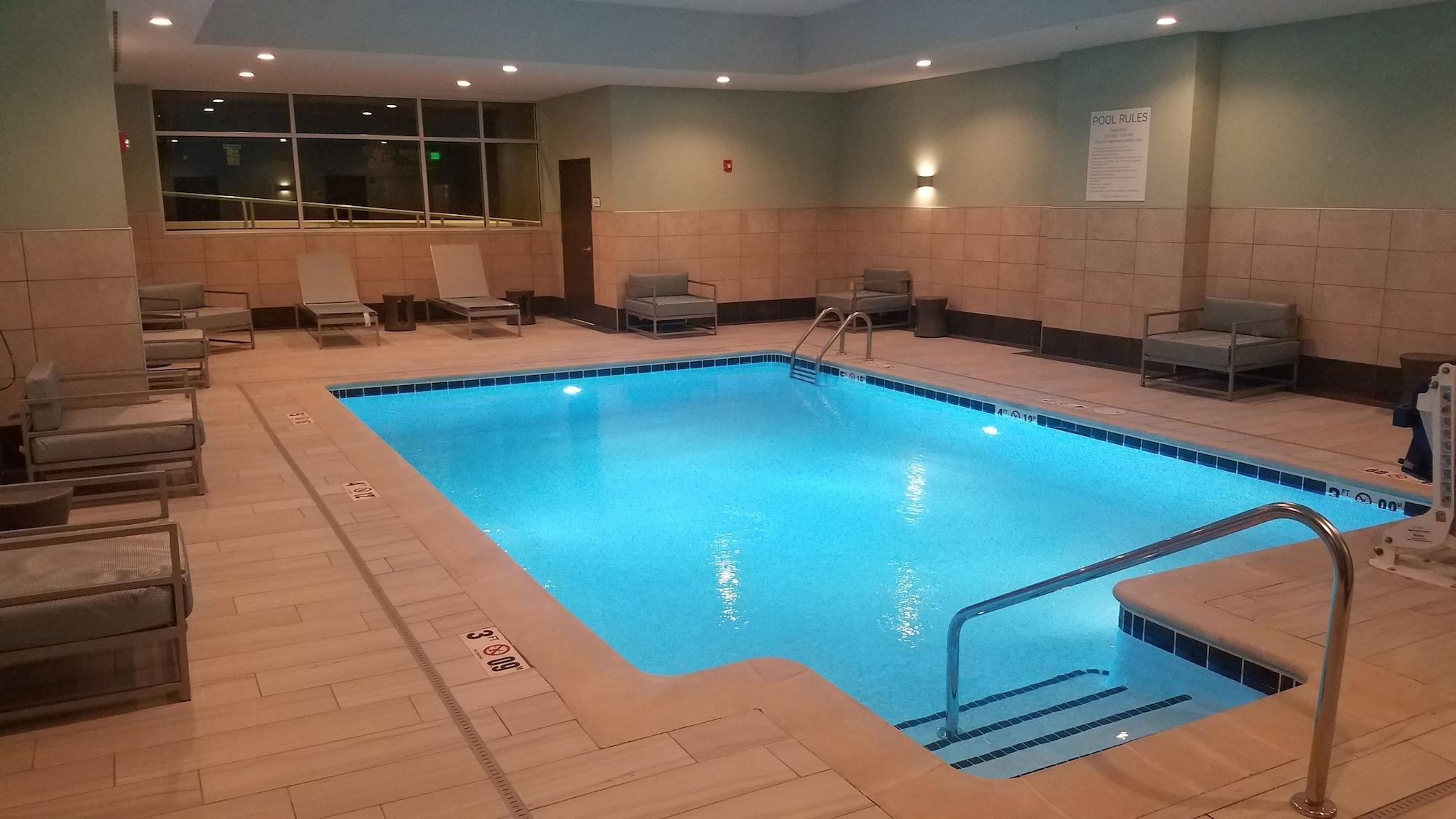 Hilton Garden Inn Little Rock Downtown Екстериор снимка