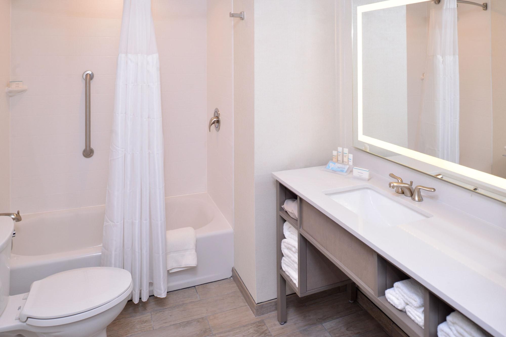 Hilton Garden Inn Little Rock Downtown Екстериор снимка