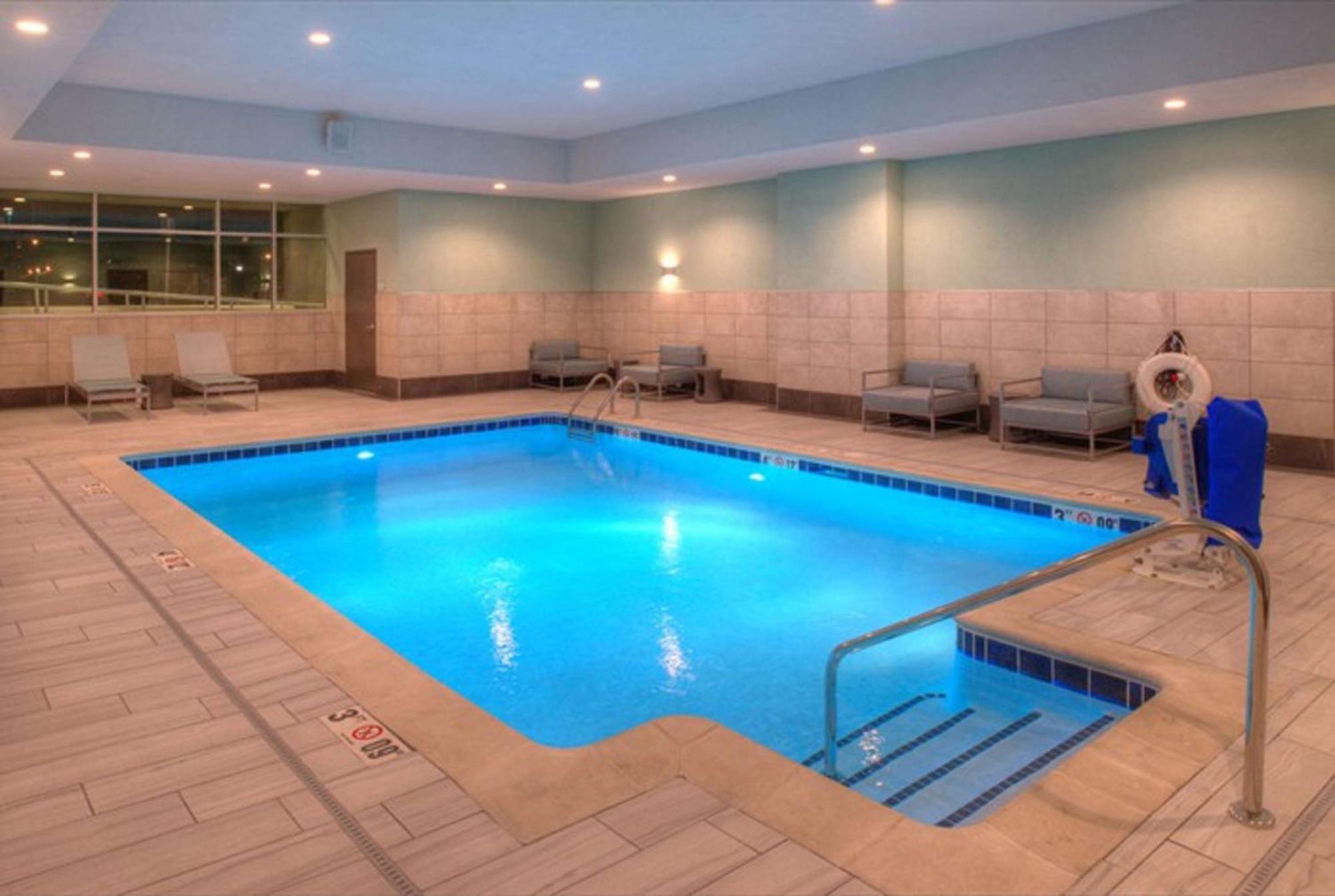 Hilton Garden Inn Little Rock Downtown Екстериор снимка