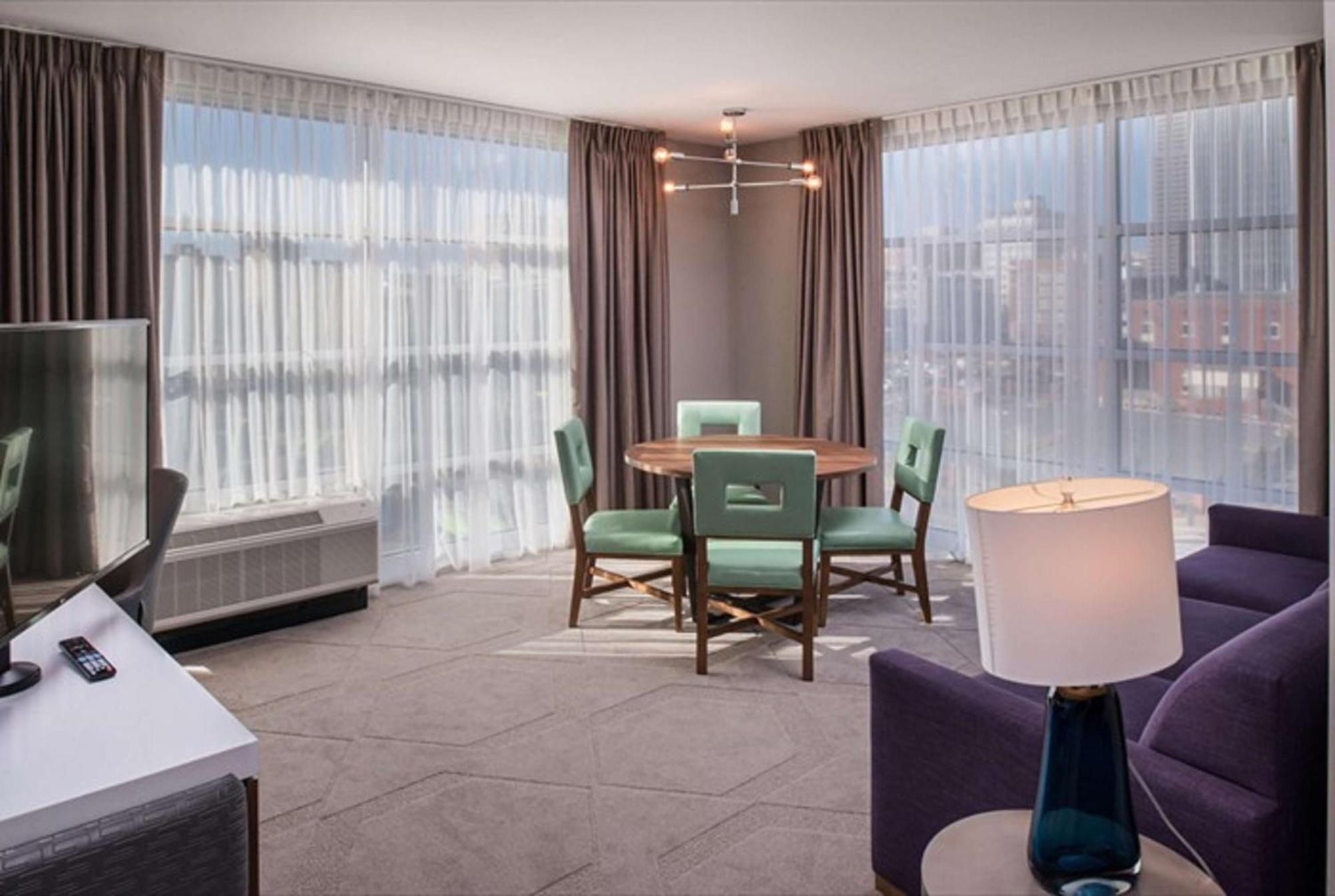 Hilton Garden Inn Little Rock Downtown Екстериор снимка