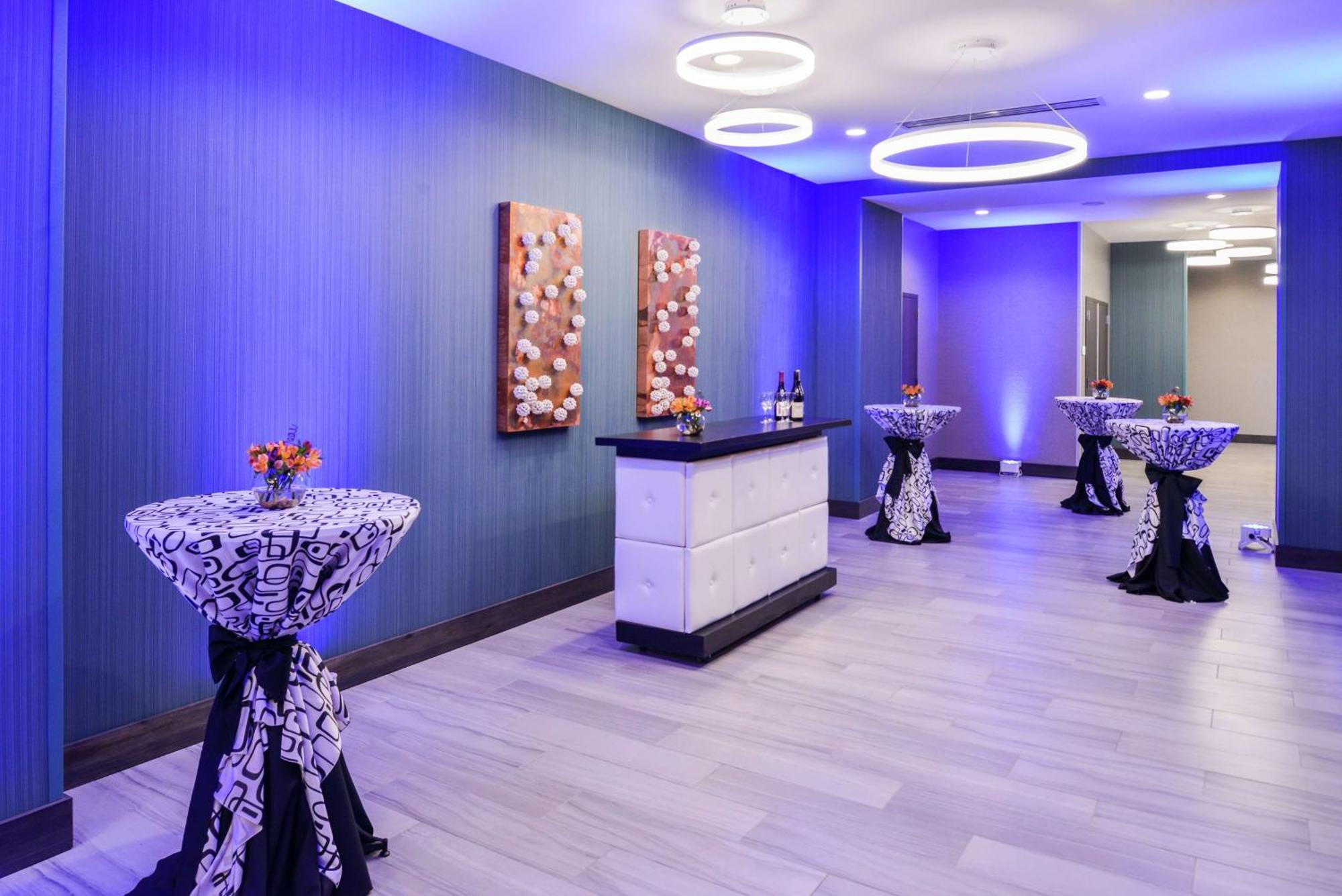 Hilton Garden Inn Little Rock Downtown Екстериор снимка