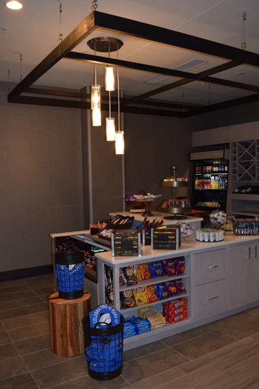 Hilton Garden Inn Little Rock Downtown Екстериор снимка