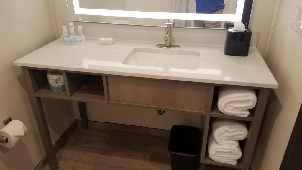 Hilton Garden Inn Little Rock Downtown Екстериор снимка